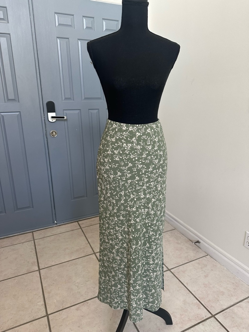 Altar’d State Green Floral Maxi Skirt – Size S – Flowy Slip Skirt